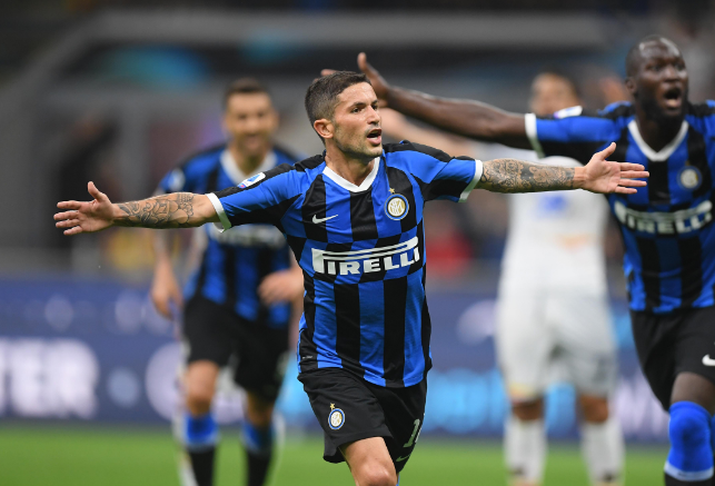 德天空：皇马有意法鹰后卫布朗，近期已派球探考察球员（德天空：皇马相中尼斯后卫布朗，近期已派球探实地考察）