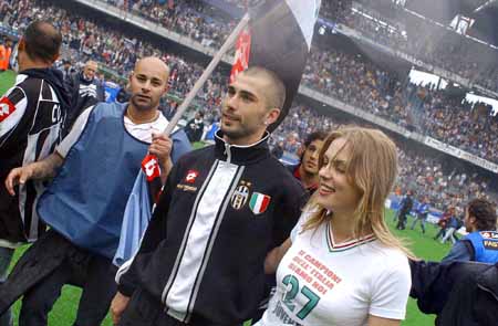 能把握吗？意天空：客场马竞齐沃将会安排路易斯-恩里克首发（能抓住机会吗？意天空：客战马竞，齐沃将安排路易斯-恩里克首发）