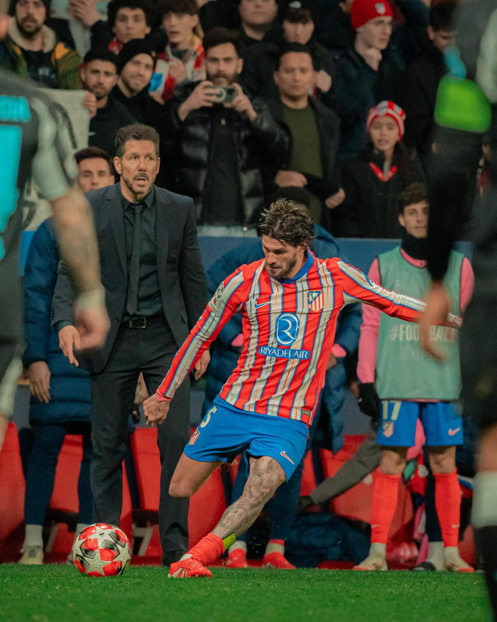 莱万传记：巴萨曾要求停止进球，不然需付给拜仁250万奖金