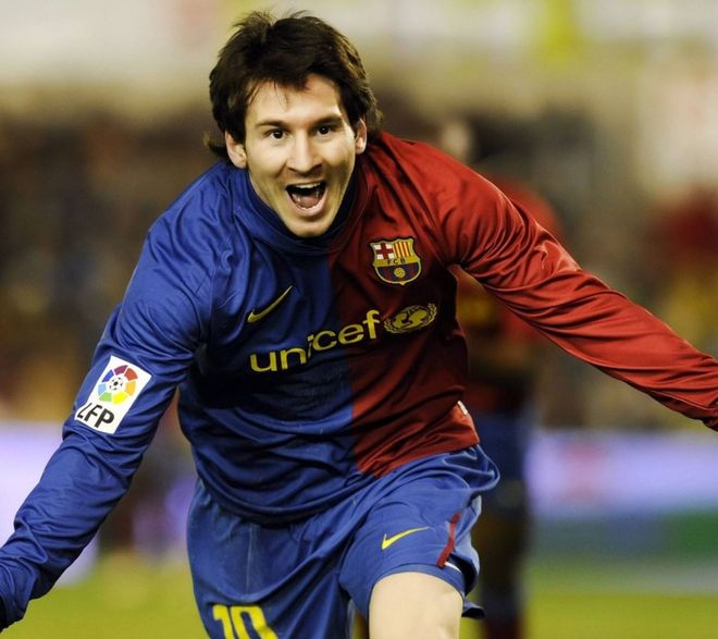 致敬若塔，阿隆索、阿诺德等人到安菲尔德纪念碑前献花（阿隆索、阿诺德等赴安菲尔德纪念碑献花，向若塔致敬）