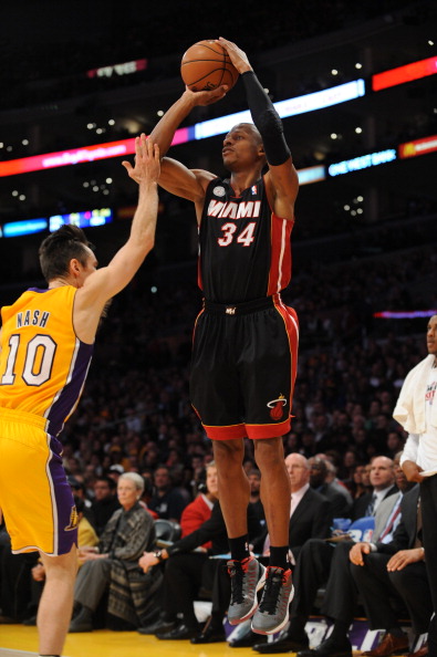 他不仅关注 他不仅关注